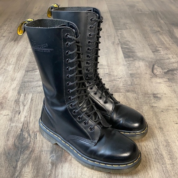 Dr. Martens | Shoes | Dr Martens 914 